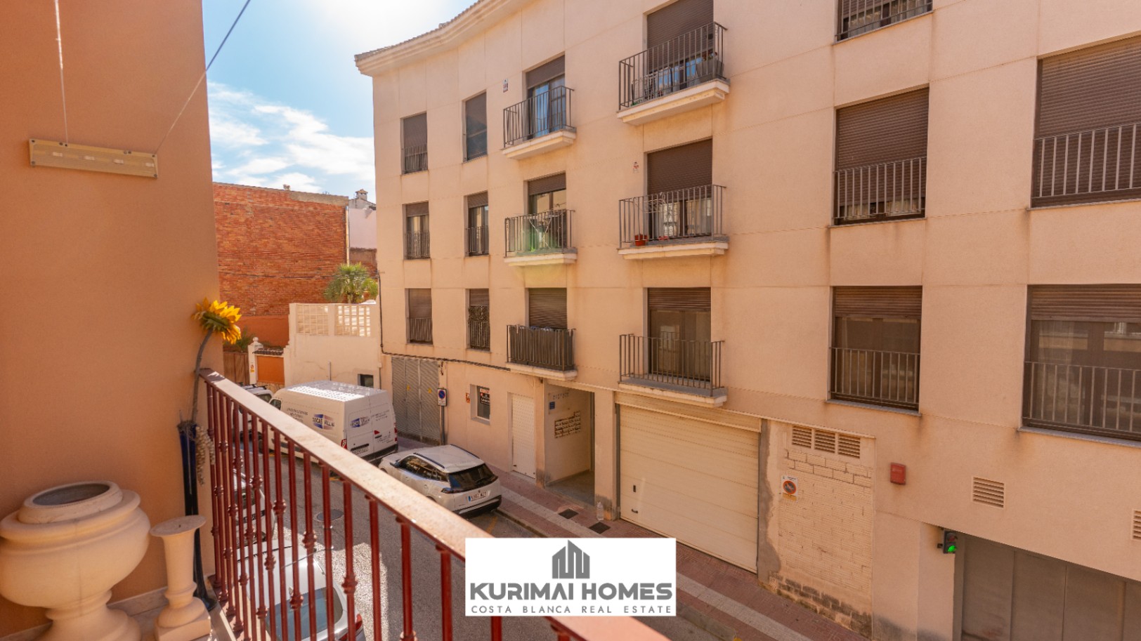 PISO MODERNO CON COCHERA PARTICULAR, 4 HABITACIONES 2 BAÑOS, BENISSA