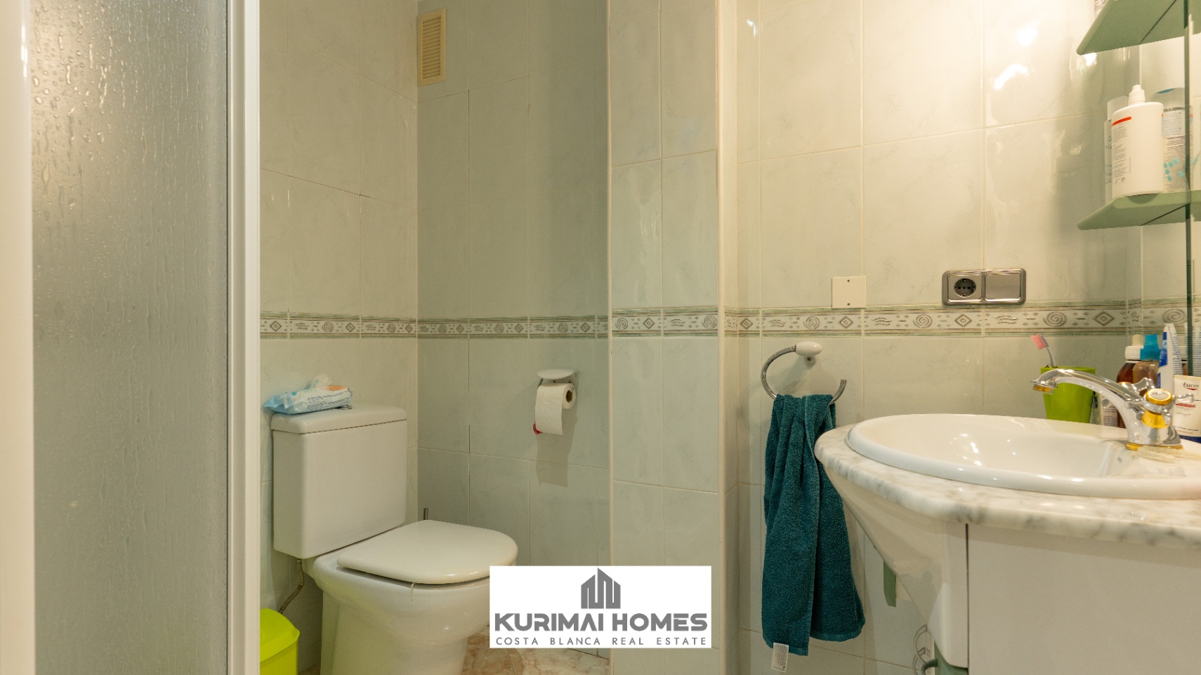PISO MODERNO CON COCHERA PARTICULAR, 4 HABITACIONES 2 BAÑOS, BENISSA