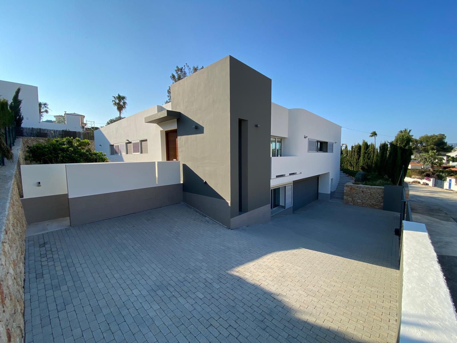!OPPORTUNITÉ UNIQUE ! NOUVEAU CHALET DE 3 CHAMBRES AVEC PISCINE À CALPE
