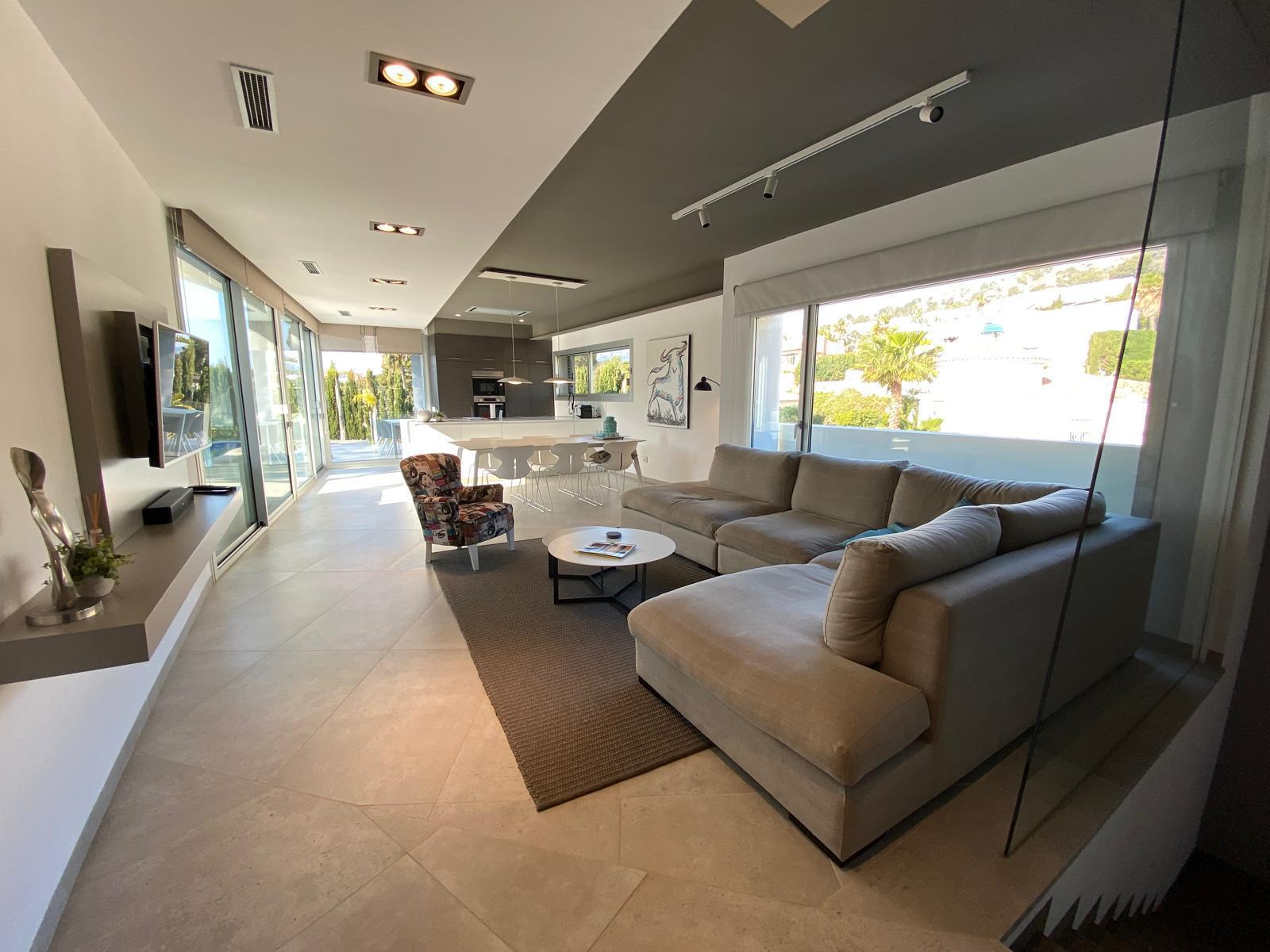 !OPPORTUNITÉ UNIQUE ! NOUVEAU CHALET DE 3 CHAMBRES AVEC PISCINE À CALPE