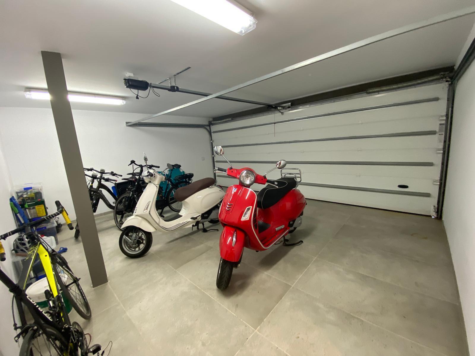 !OPPORTUNITÉ UNIQUE ! NOUVEAU CHALET DE 3 CHAMBRES AVEC PISCINE À CALPE