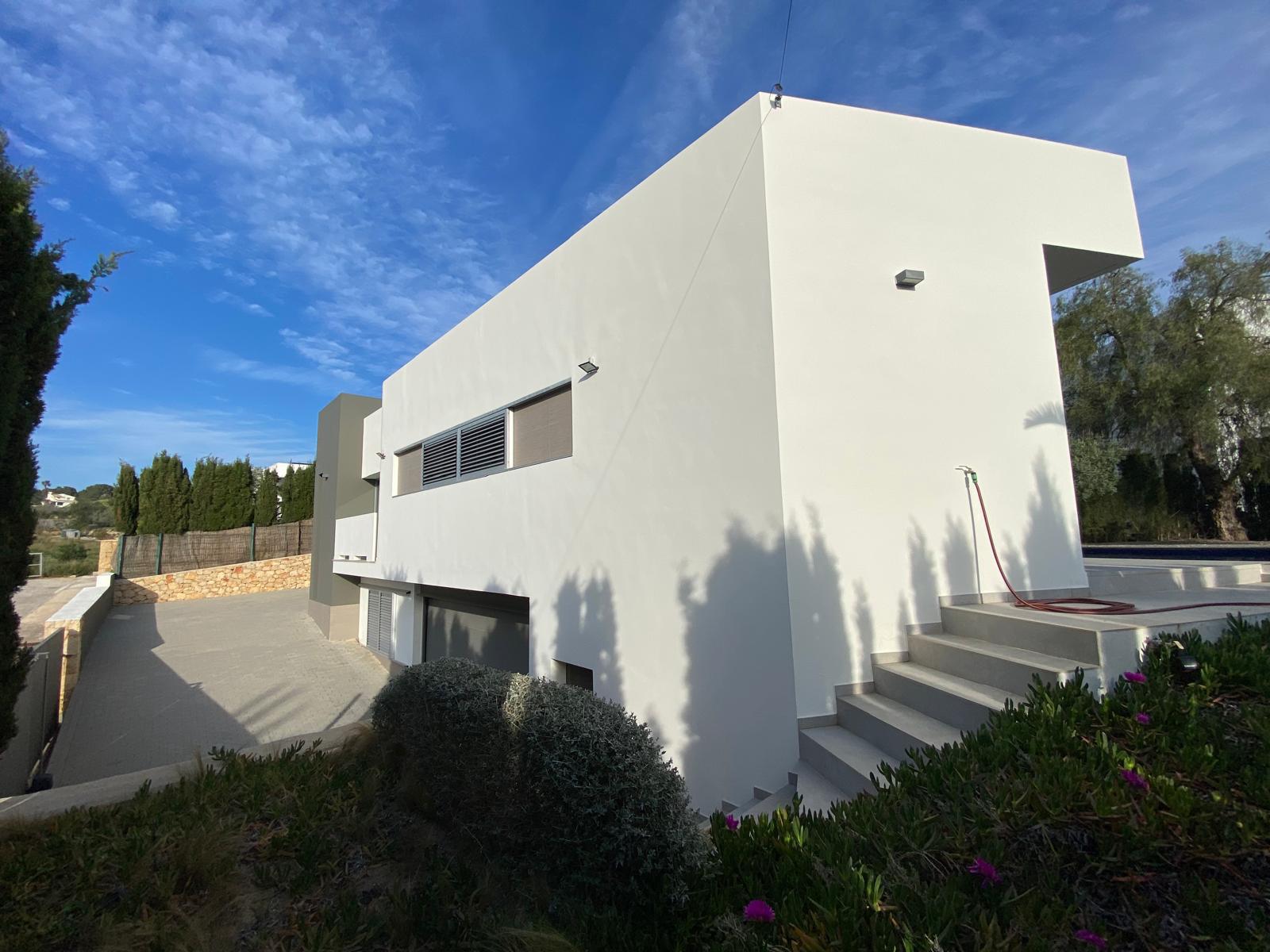 !OPPORTUNITÉ UNIQUE ! NOUVEAU CHALET DE 3 CHAMBRES AVEC PISCINE À CALPE