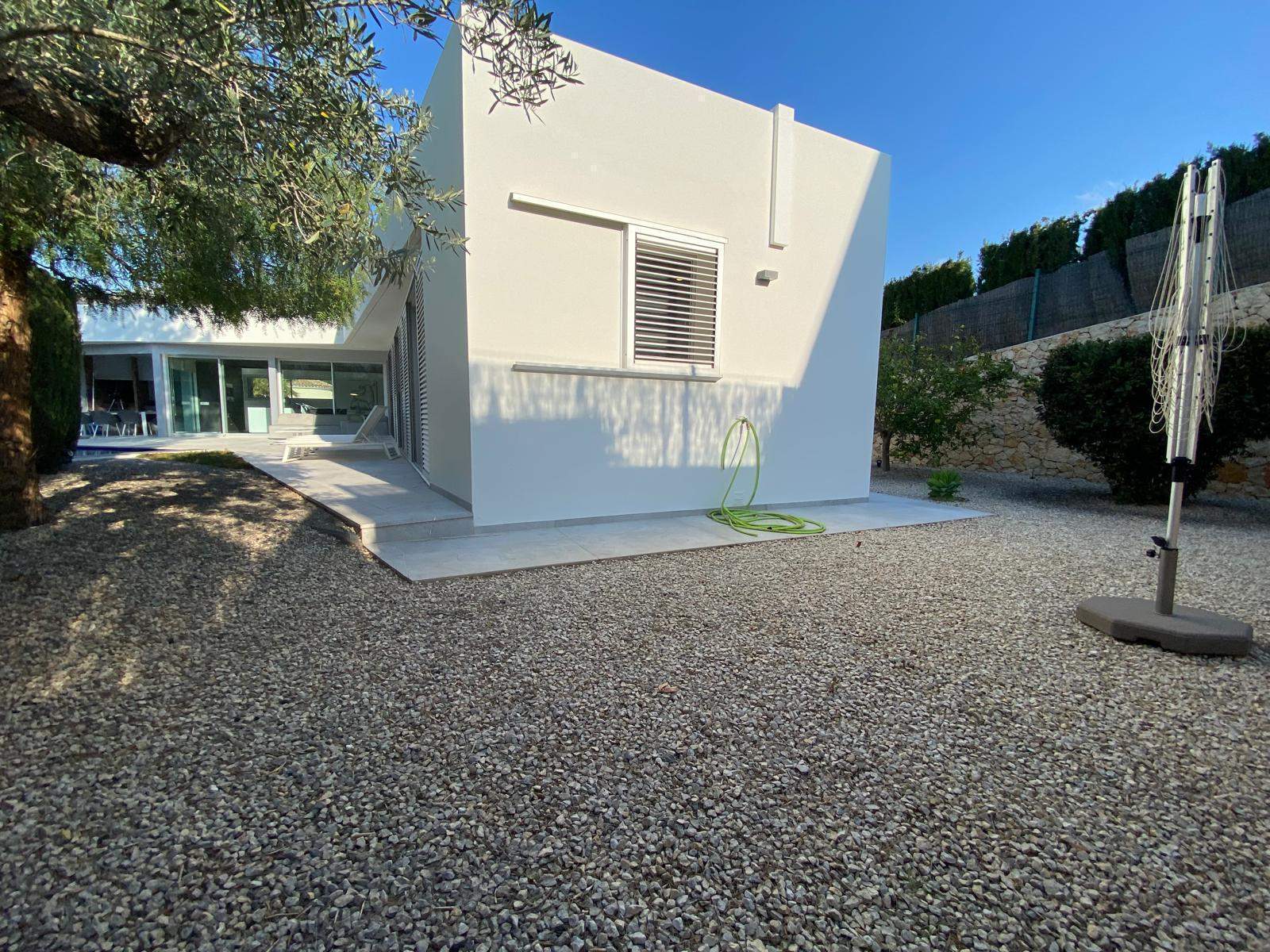 !OPPORTUNITÉ UNIQUE ! NOUVEAU CHALET DE 3 CHAMBRES AVEC PISCINE À CALPE