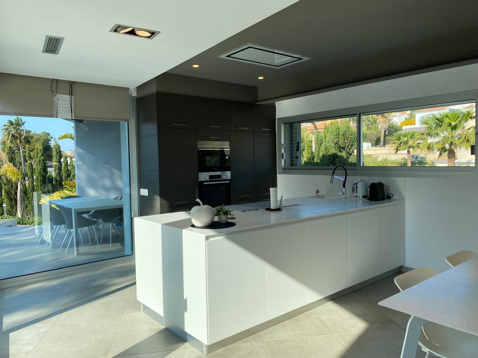 !OPPORTUNITÉ UNIQUE ! NOUVEAU CHALET DE 3 CHAMBRES AVEC PISCINE À CALPE